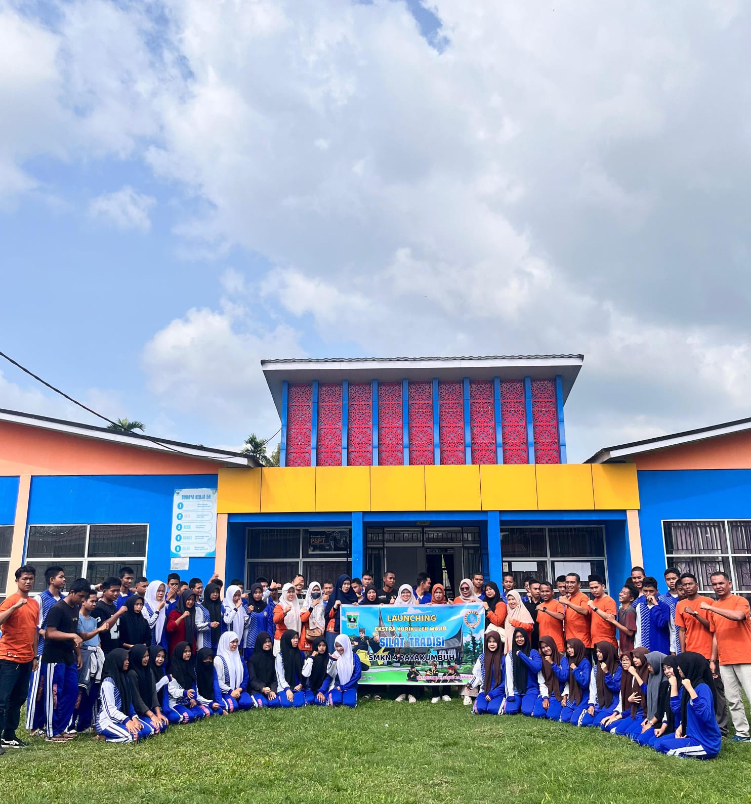Gawang Bola “Ikut Meramaikan” Launching Silat Tradisi di SMKN 4 Payakumbuh
